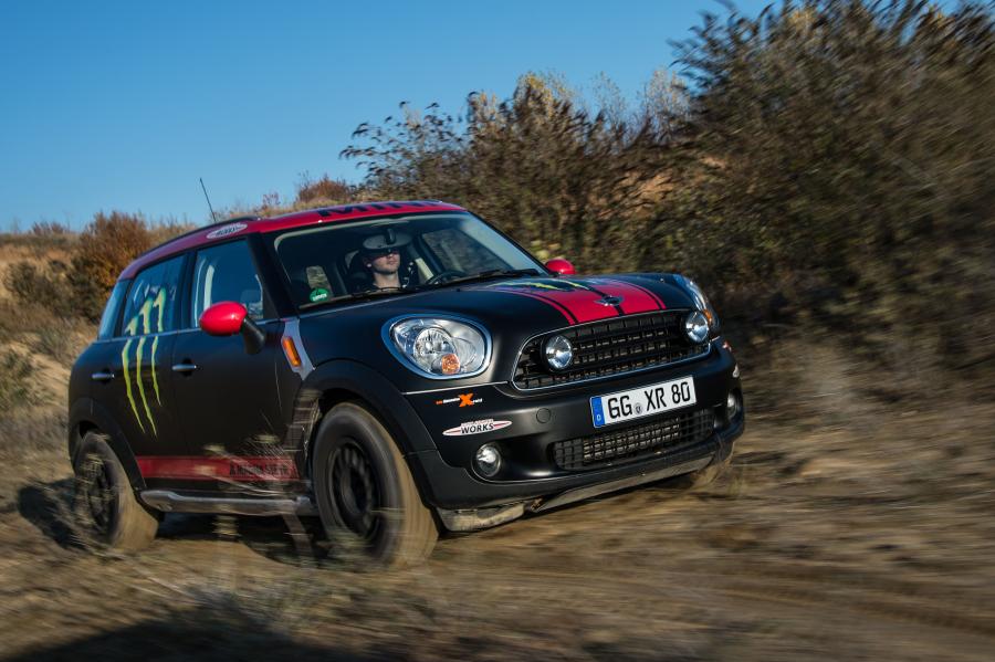  Mini Countryman X-Raid Service Vehicle 2012 года  (фото 31 из 41)
